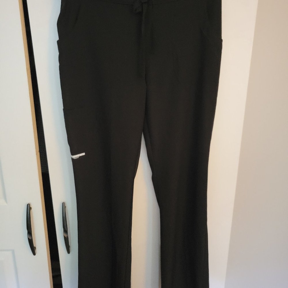 Sketchers scrub pants